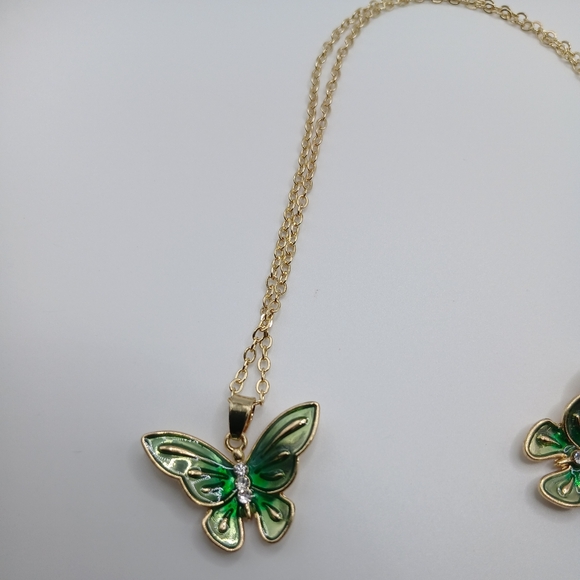 Green Gold Butterfly Necklace Earring Set - Picture 2 of 4